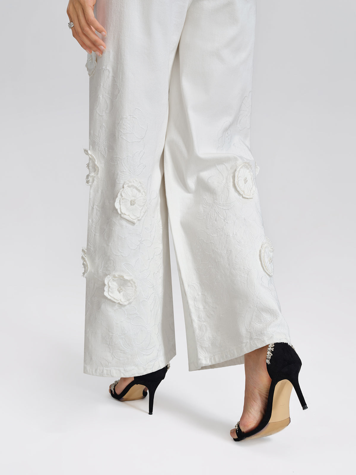 3D Floral Embroidered Beaded Wide-Leg Jeans