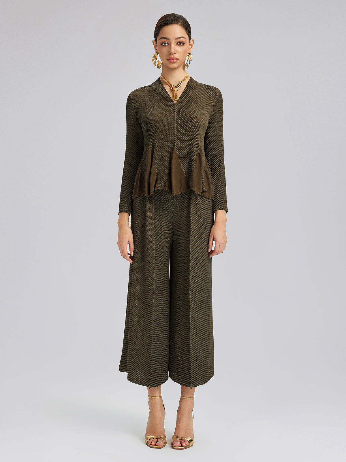 Final Sale | Floral Bud-Edge Textured V-Neck Top