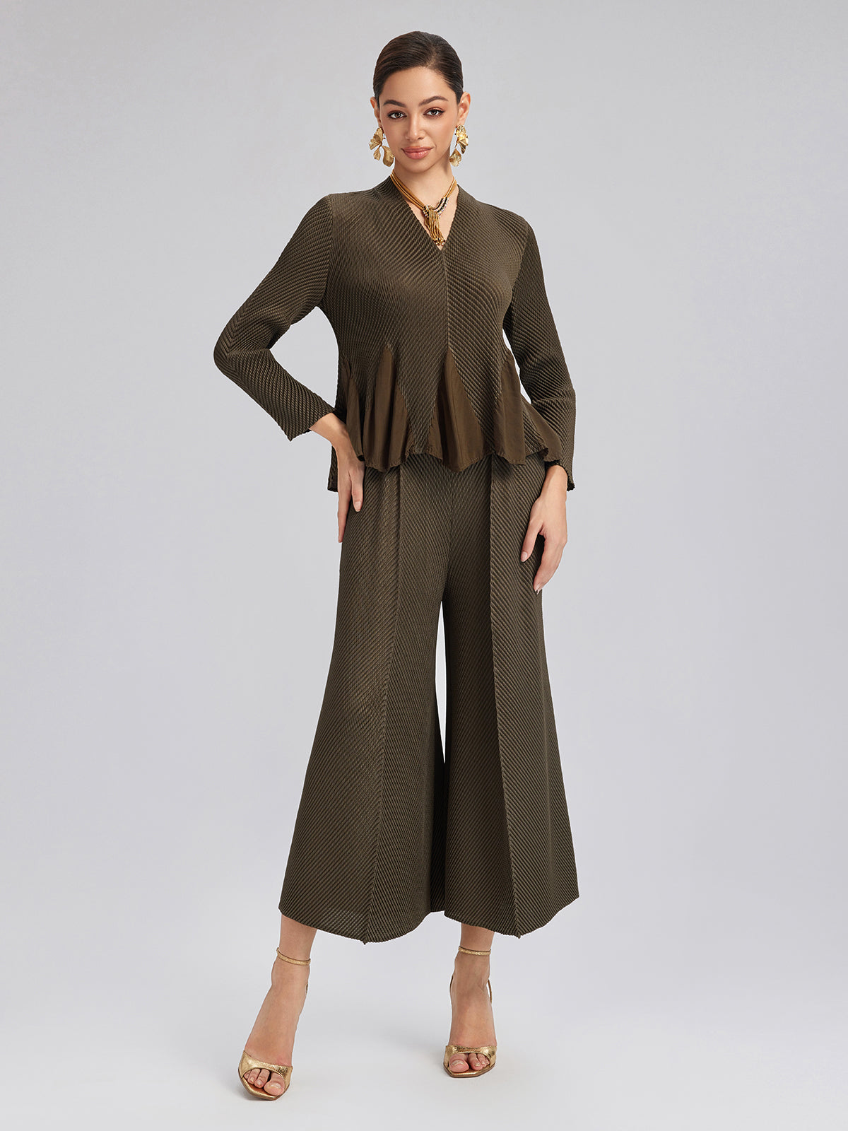 Final Sale | Floral Bud-Edge Textured V-Neck Top