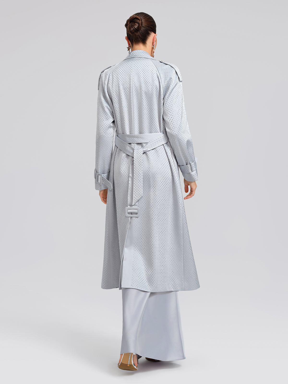معطف ترنش ستان مرصع بأحجار الراين مصنوع يدويًا (يتضمن حزام)