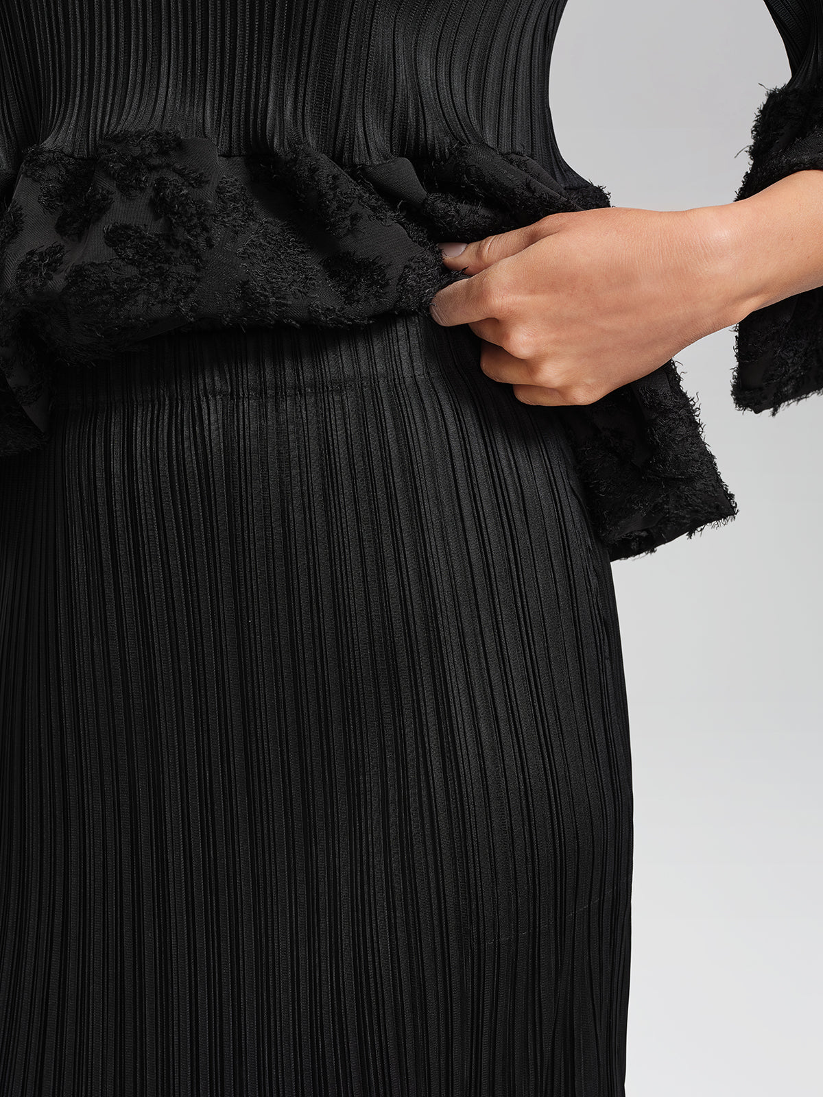 Pleated Bell-Sleeve Stretch Set