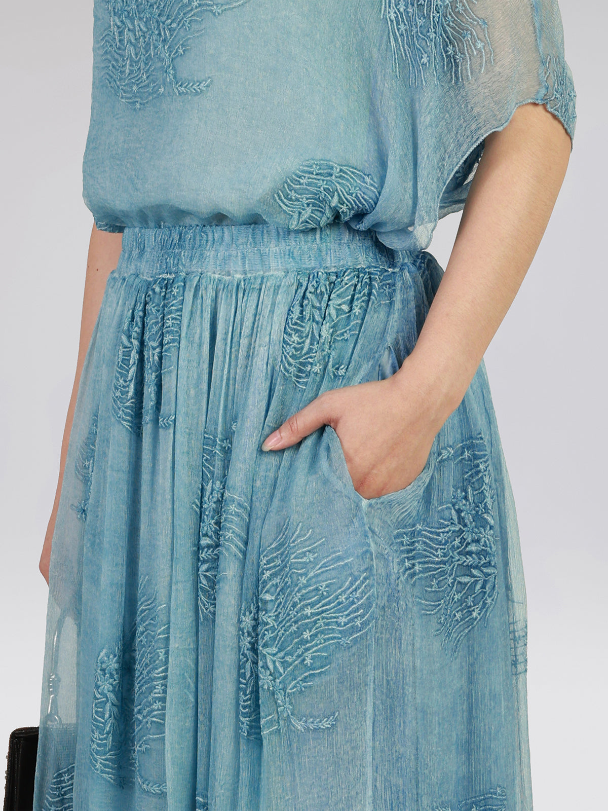 Color-Dyed Silk Floral Embroidered Set