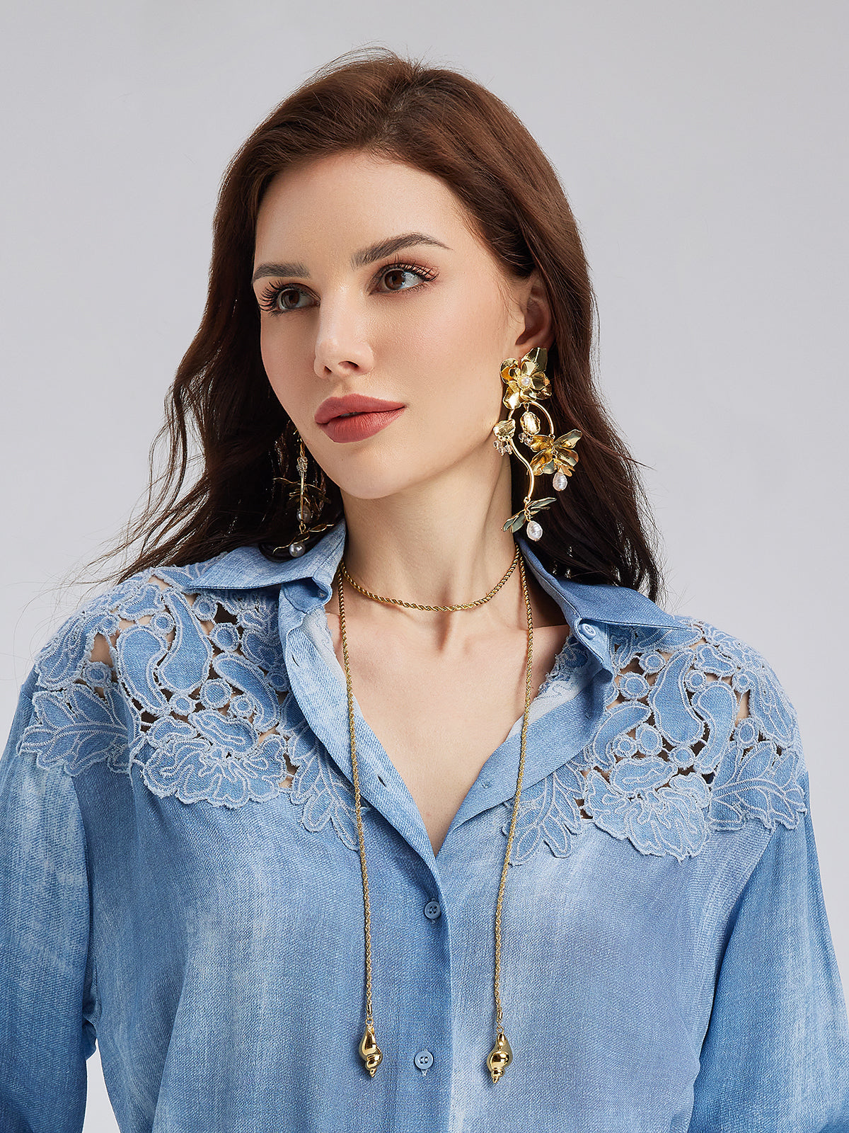 Gold-Tone Shell Pendant Necklace