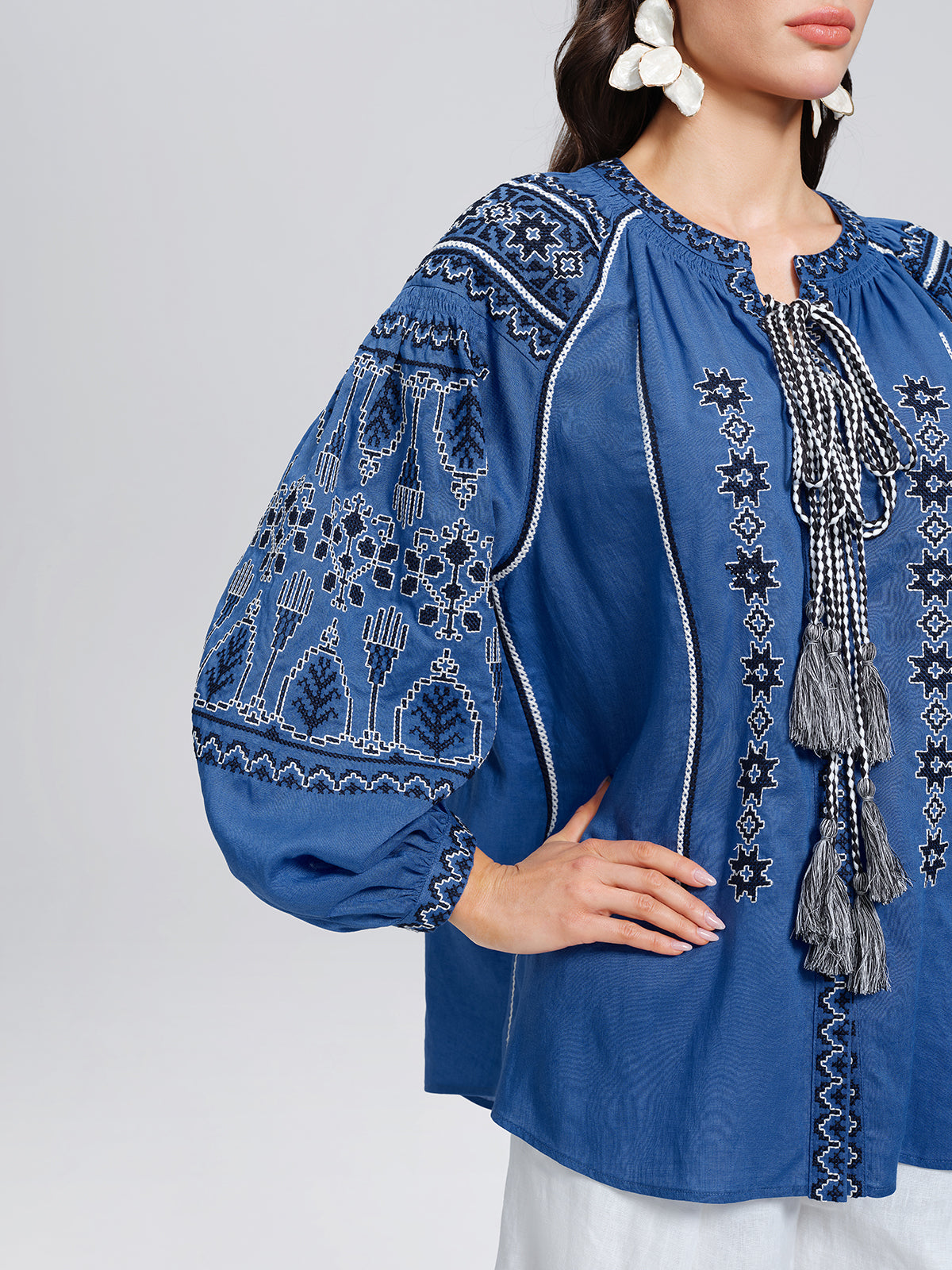 Rinen Ethnic Embroidered Tassel Tie Top